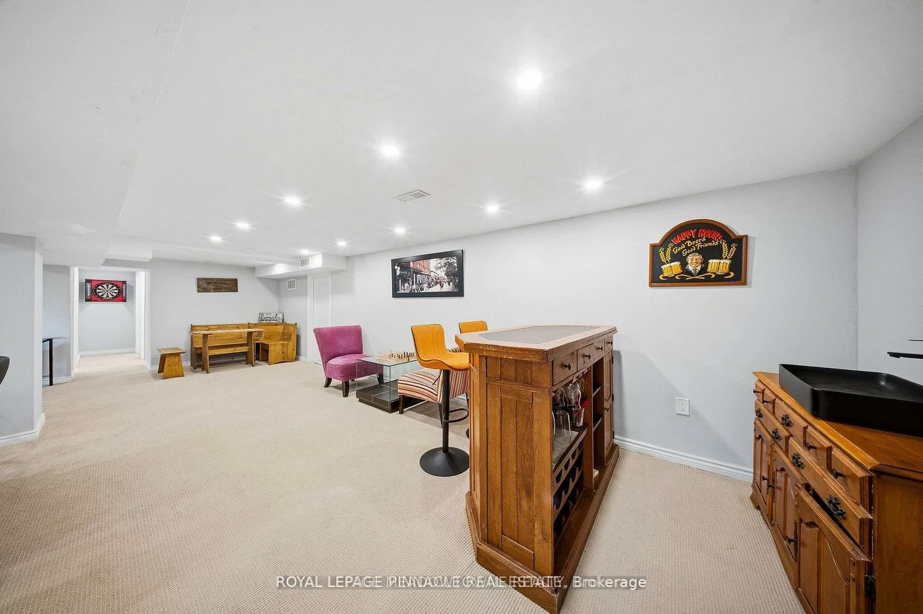 208, Glen Oak, 1020 - WO West, Oakville