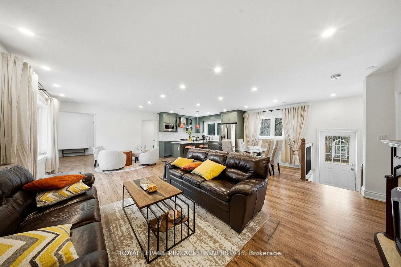 208, Glen Oak, 1020 - WO West, Oakville