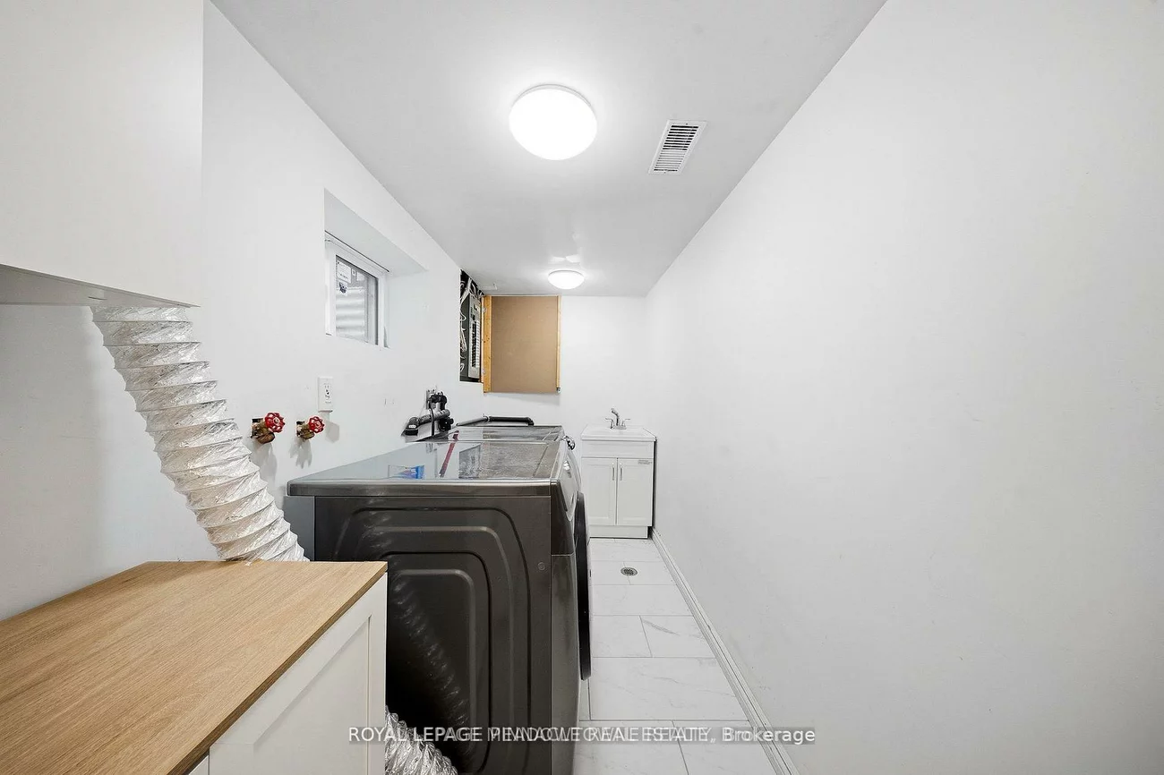 208, Glen Oak, 1020 - WO West, Oakville