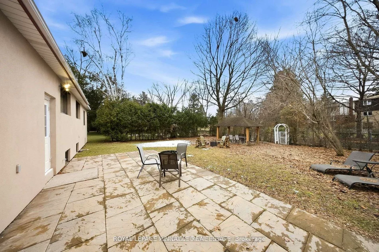 208, Glen Oak, 1020 - WO West, Oakville