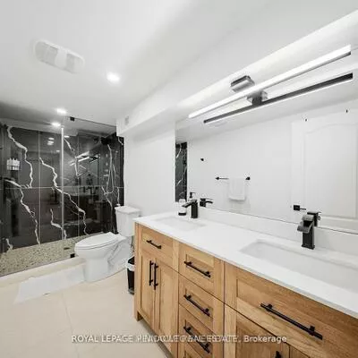 208, Glen Oak, 1020 - WO West, Oakville