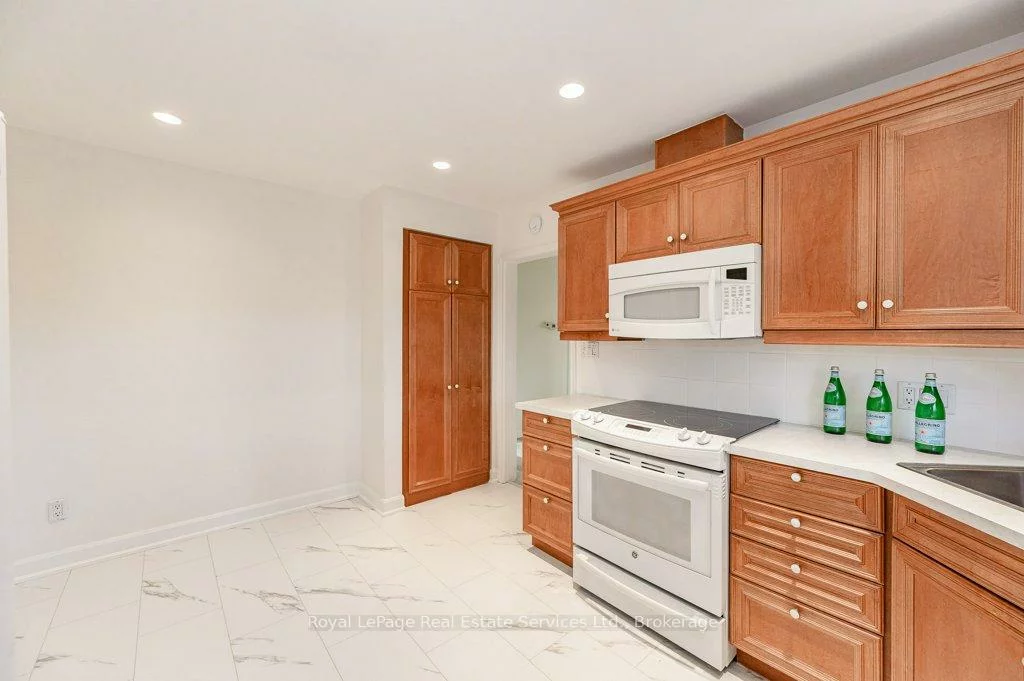 349, WEDGEWOOD, 1011 - MO Morrison, Oakville
