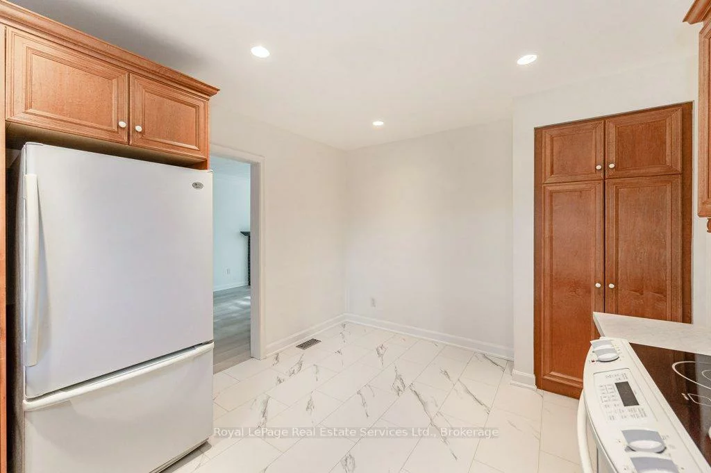 349, WEDGEWOOD, 1011 - MO Morrison, Oakville