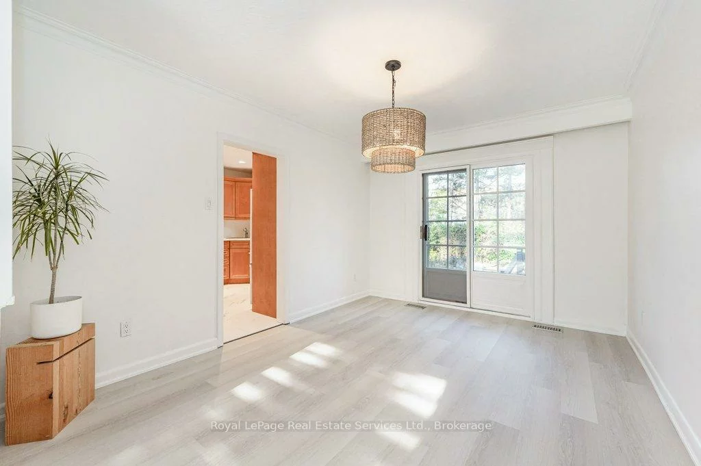 349, WEDGEWOOD, 1011 - MO Morrison, Oakville