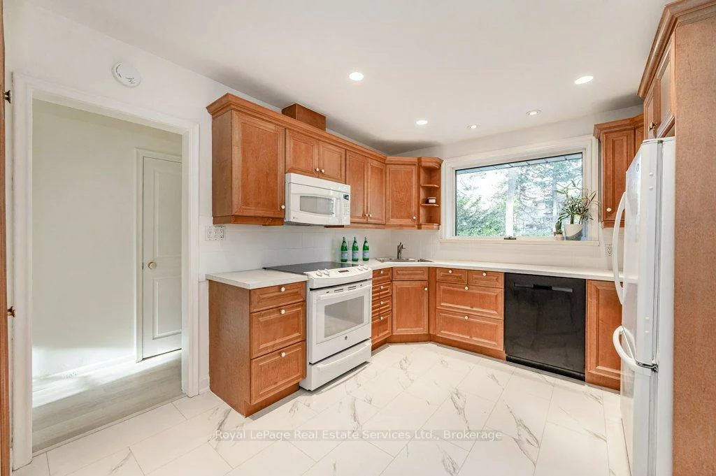 349, WEDGEWOOD, 1011 - MO Morrison, Oakville