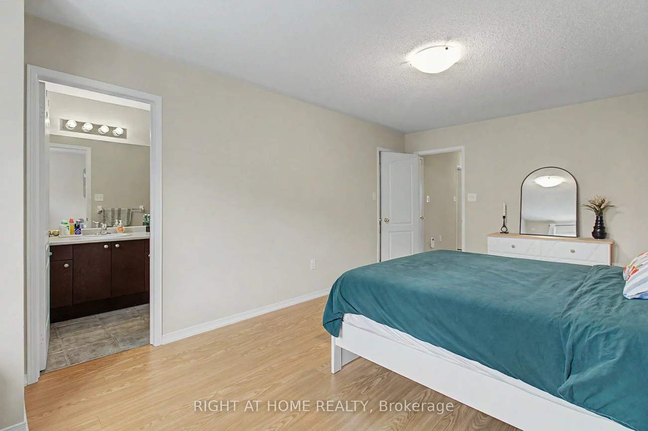 2051, Fiddlers, 1019 - WM Westmount, Oakville