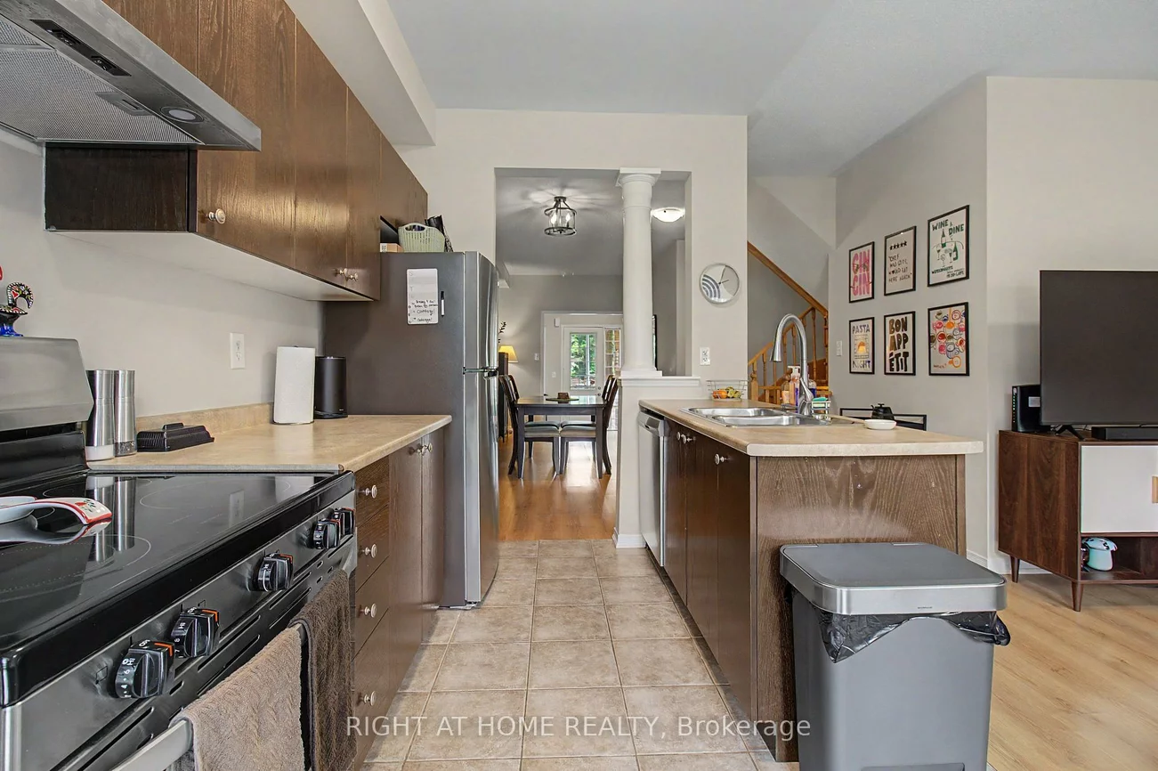 2051, Fiddlers, 1019 - WM Westmount, Oakville