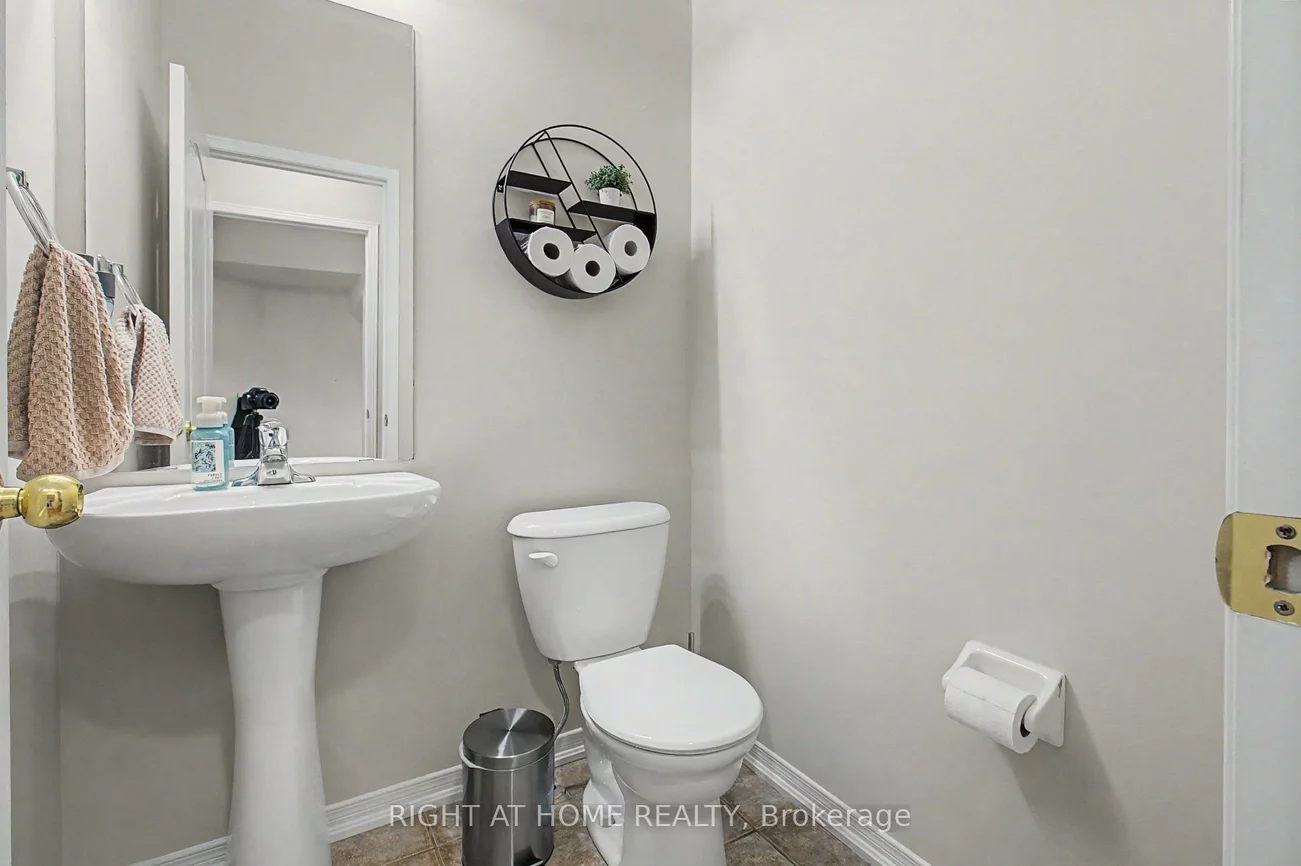2051, Fiddlers, 1019 - WM Westmount, Oakville