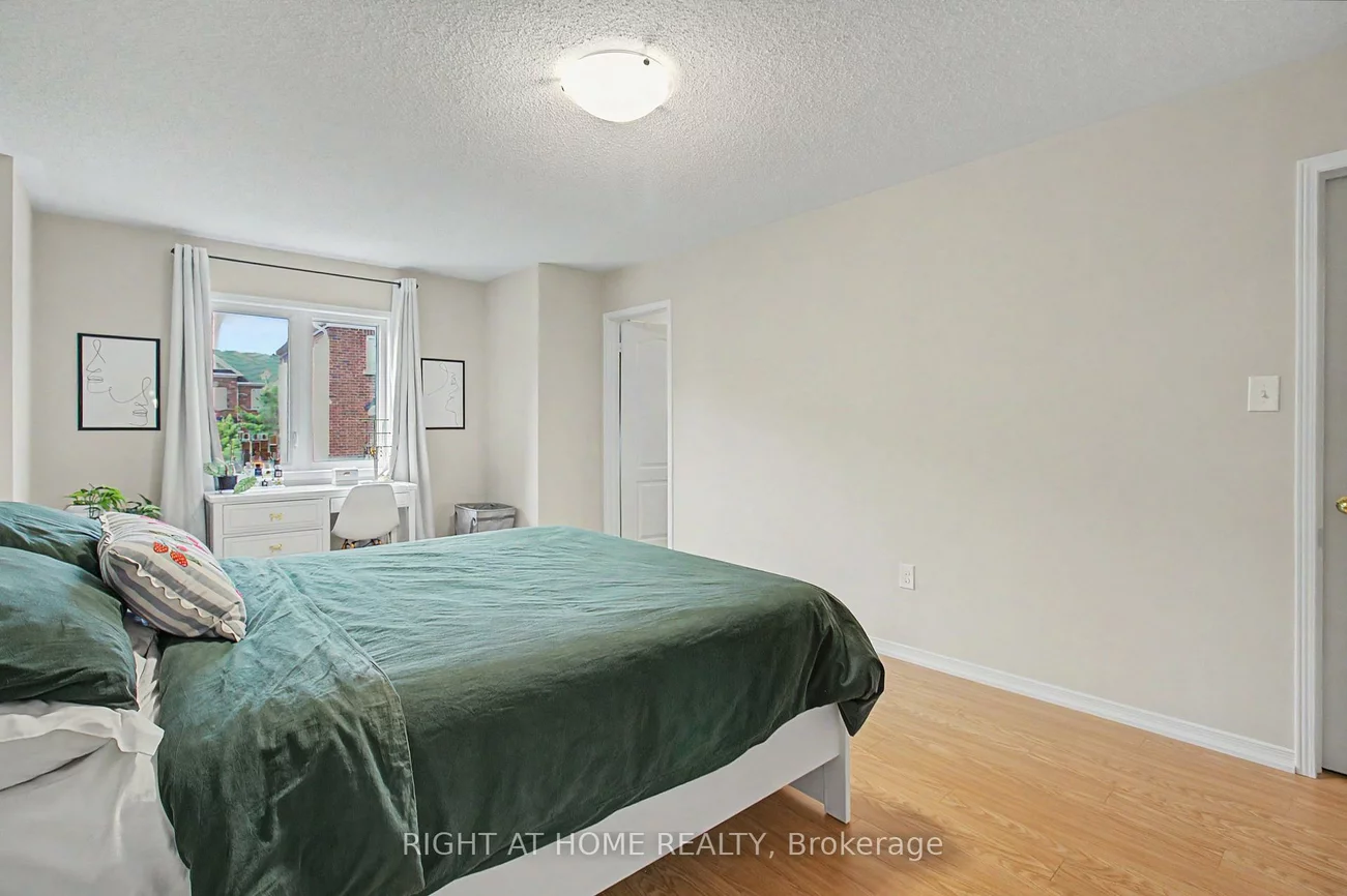 2051, Fiddlers, 1019 - WM Westmount, Oakville