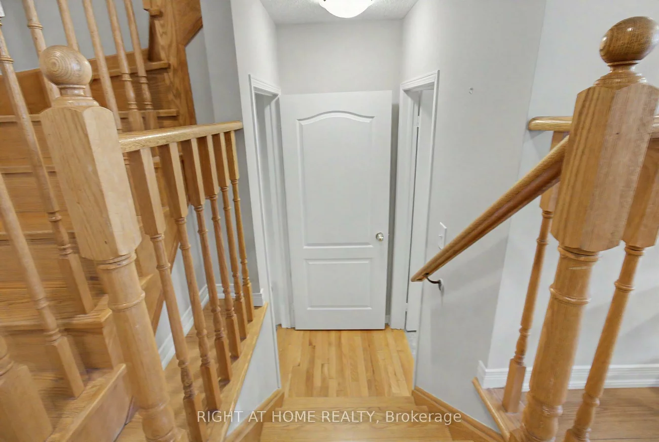 2051, Fiddlers, 1019 - WM Westmount, Oakville