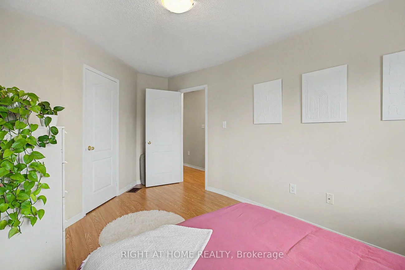 2051, Fiddlers, 1019 - WM Westmount, Oakville