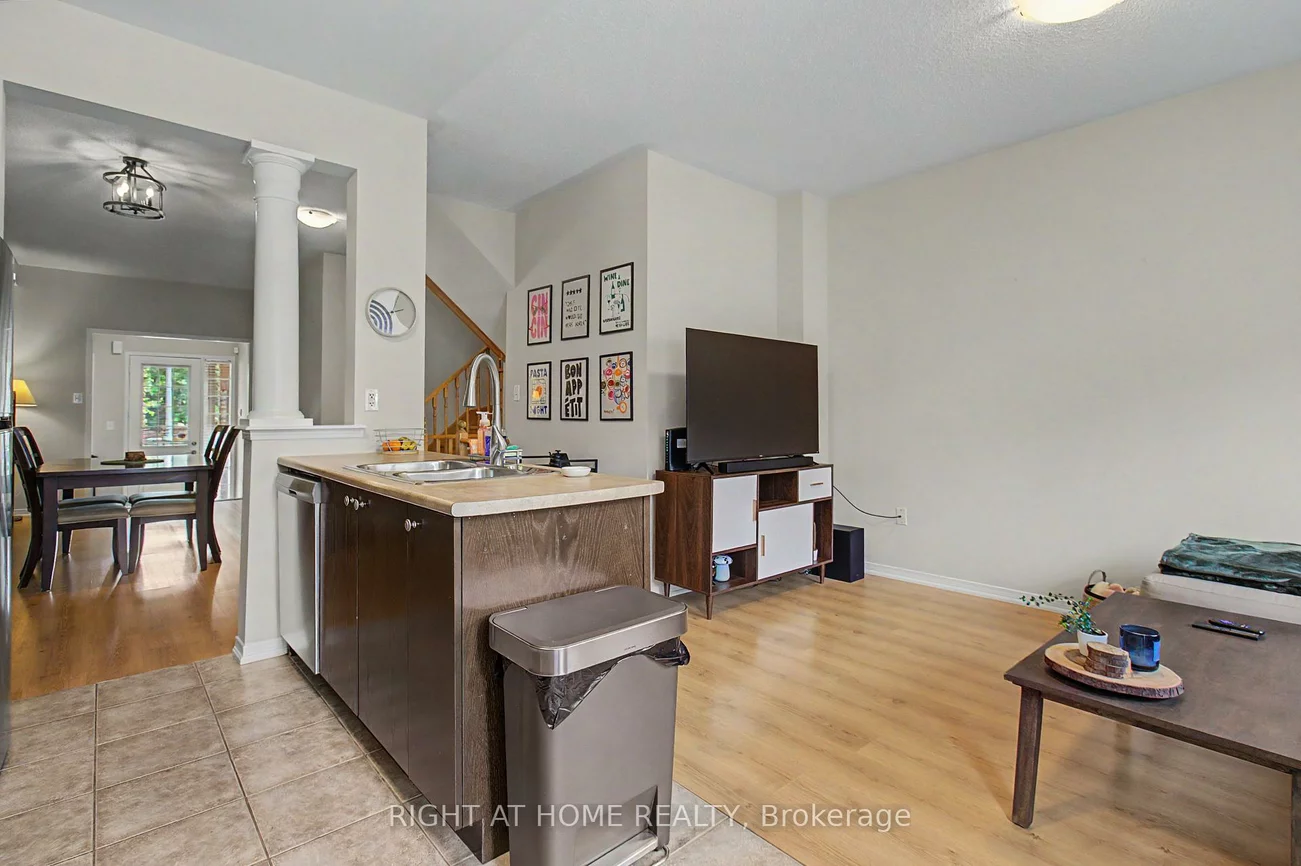 2051, Fiddlers, 1019 - WM Westmount, Oakville