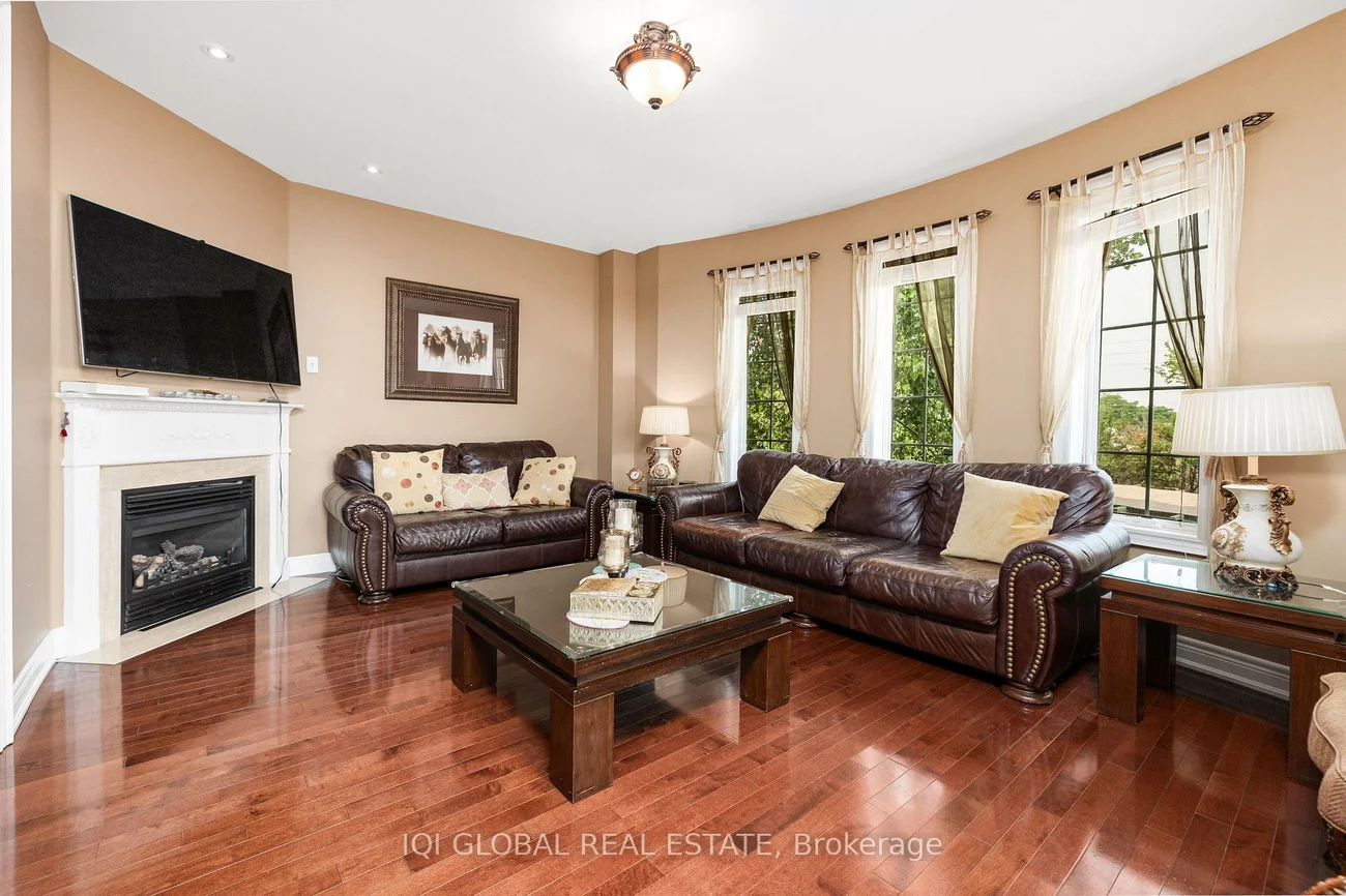 2395, Lyndhurst, 1009 - JC Joshua Creek, Oakville