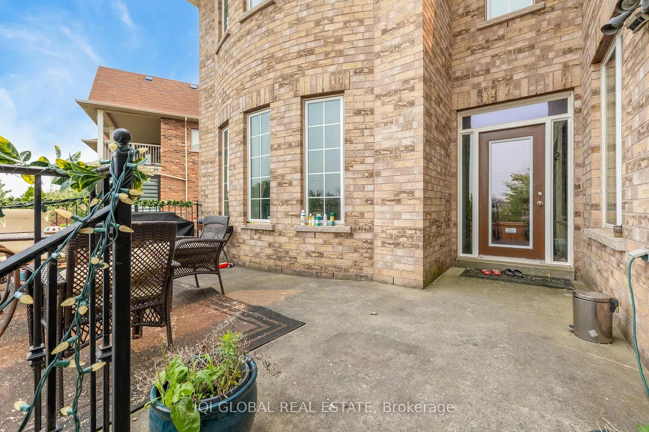 2395, Lyndhurst, 1009 - JC Joshua Creek, Oakville