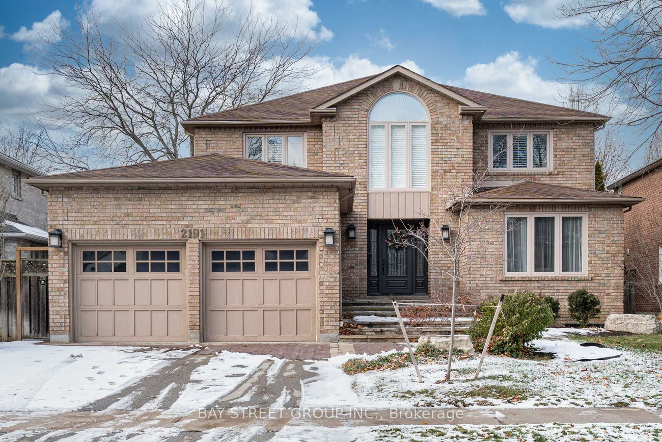 2191, Dunvegan, 1006 - FD Ford, Oakville