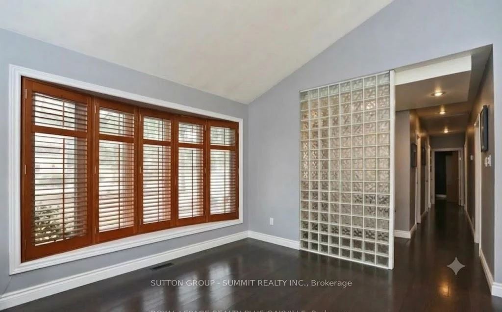 1065, Bomorda, 1003 - CP College Park, Oakville