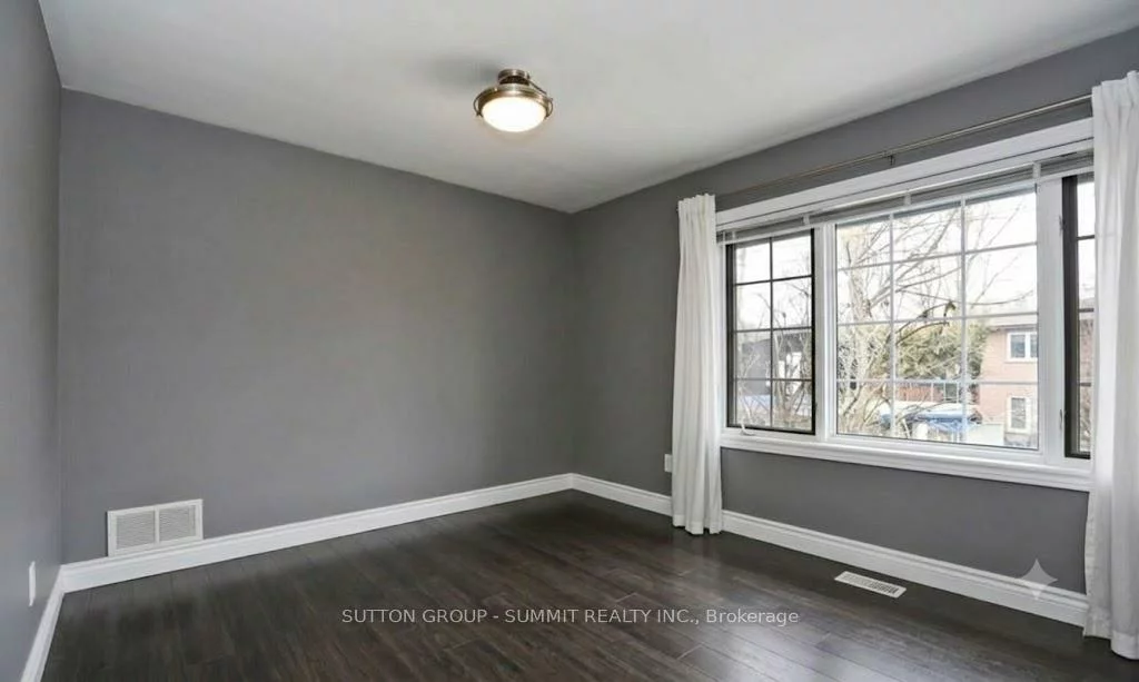 1065, Bomorda, 1003 - CP College Park, Oakville