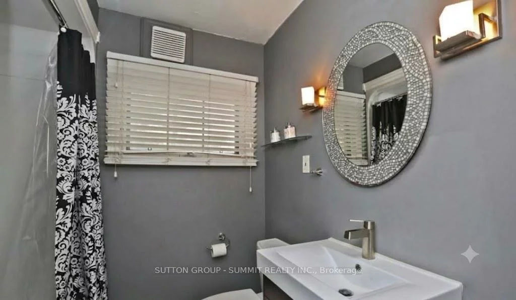 1065, Bomorda, 1003 - CP College Park, Oakville