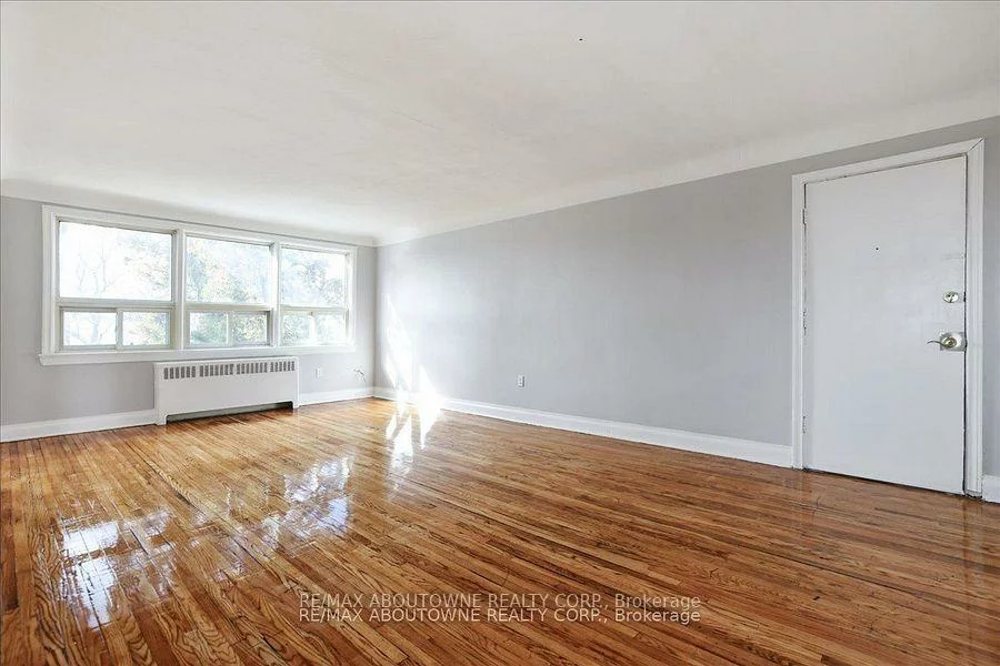 1031, Churchill, 1003 - CP College Park, Oakville