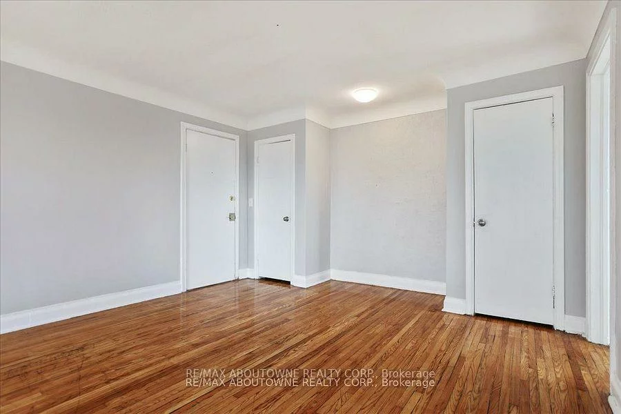 1031, Churchill, 1003 - CP College Park, Oakville