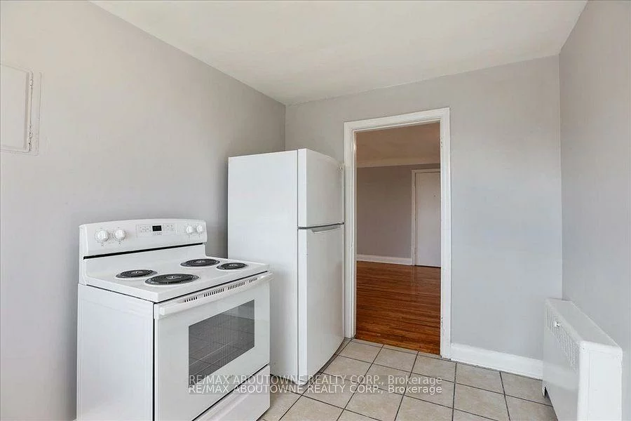 1031, Churchill, 1003 - CP College Park, Oakville