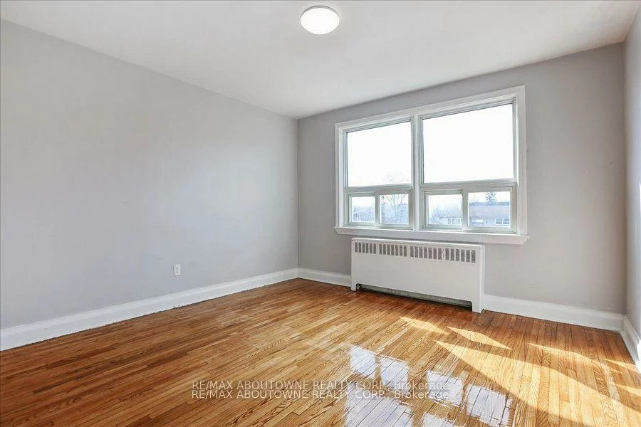 1031, Churchill, 1003 - CP College Park, Oakville