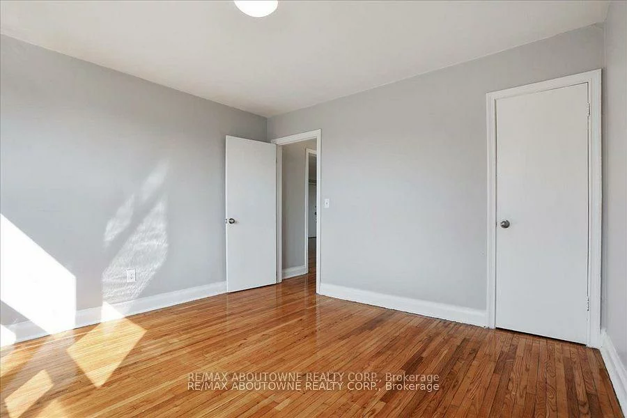 1031, Churchill, 1003 - CP College Park, Oakville