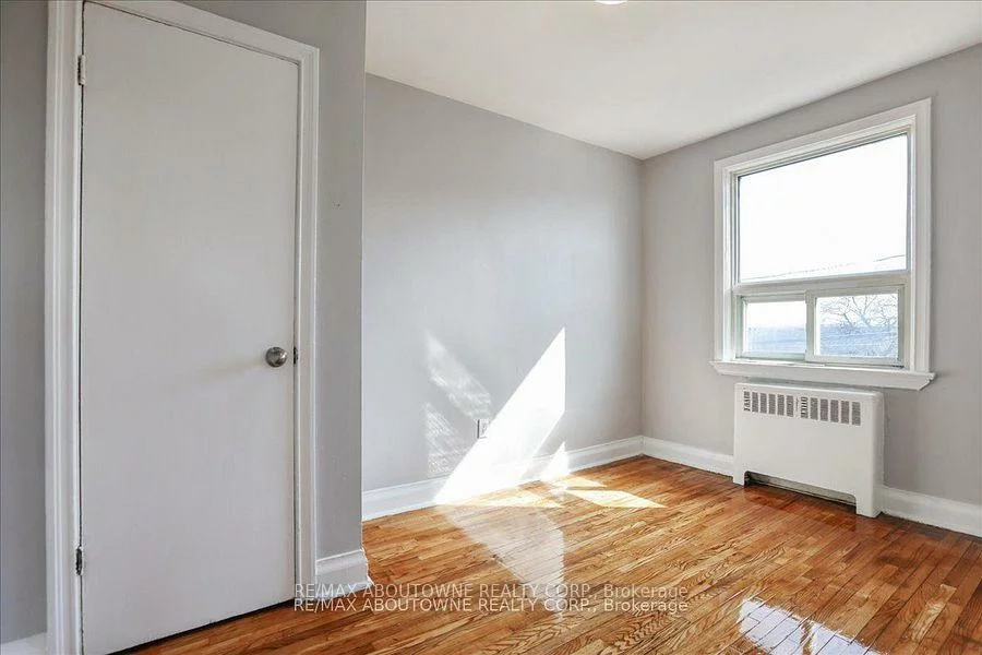 1031, Churchill, 1003 - CP College Park, Oakville