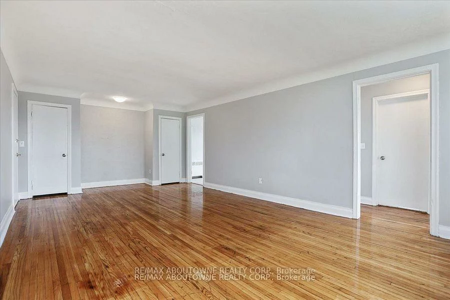 1031, Churchill, 1003 - CP College Park, Oakville