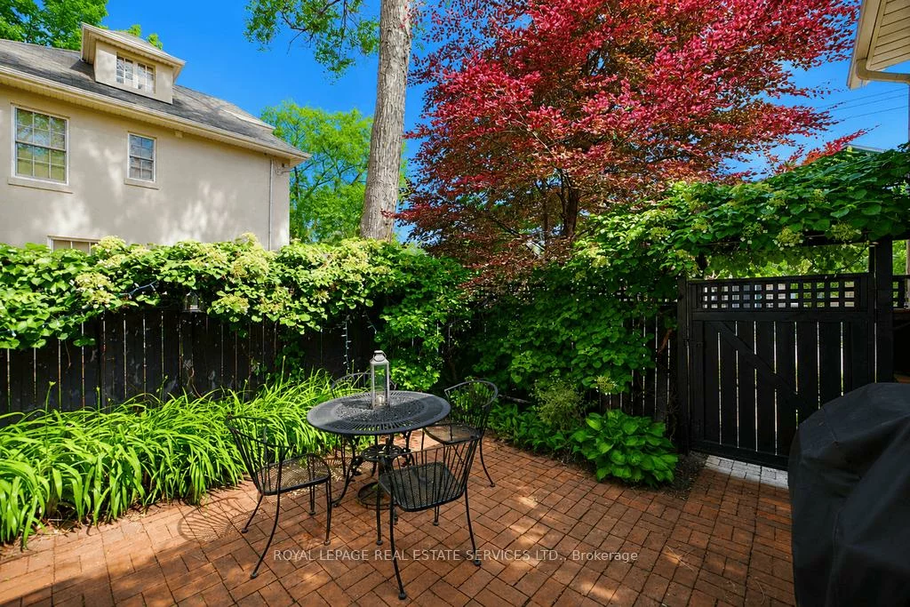 124, Chisholm, 1002 - CO Central, Oakville