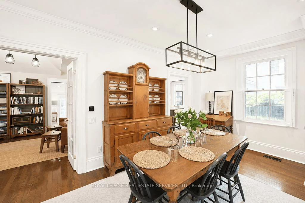 124, Chisholm, 1002 - CO Central, Oakville