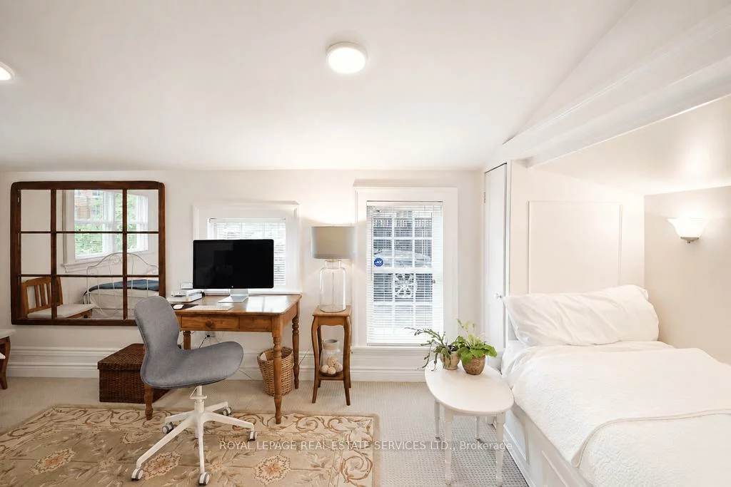 124, Chisholm, 1002 - CO Central, Oakville