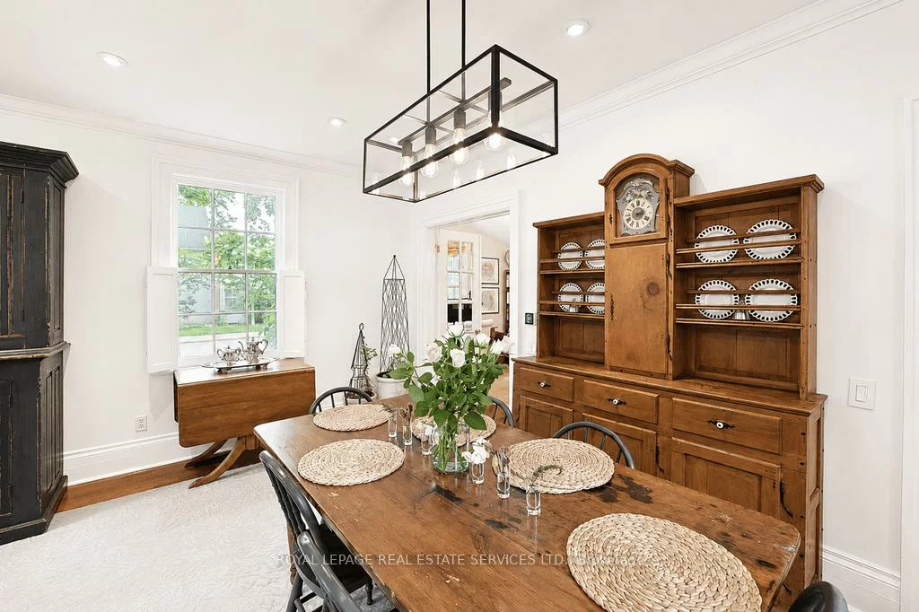 124, Chisholm, 1002 - CO Central, Oakville