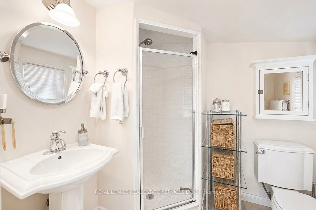 124, Chisholm, 1002 - CO Central, Oakville