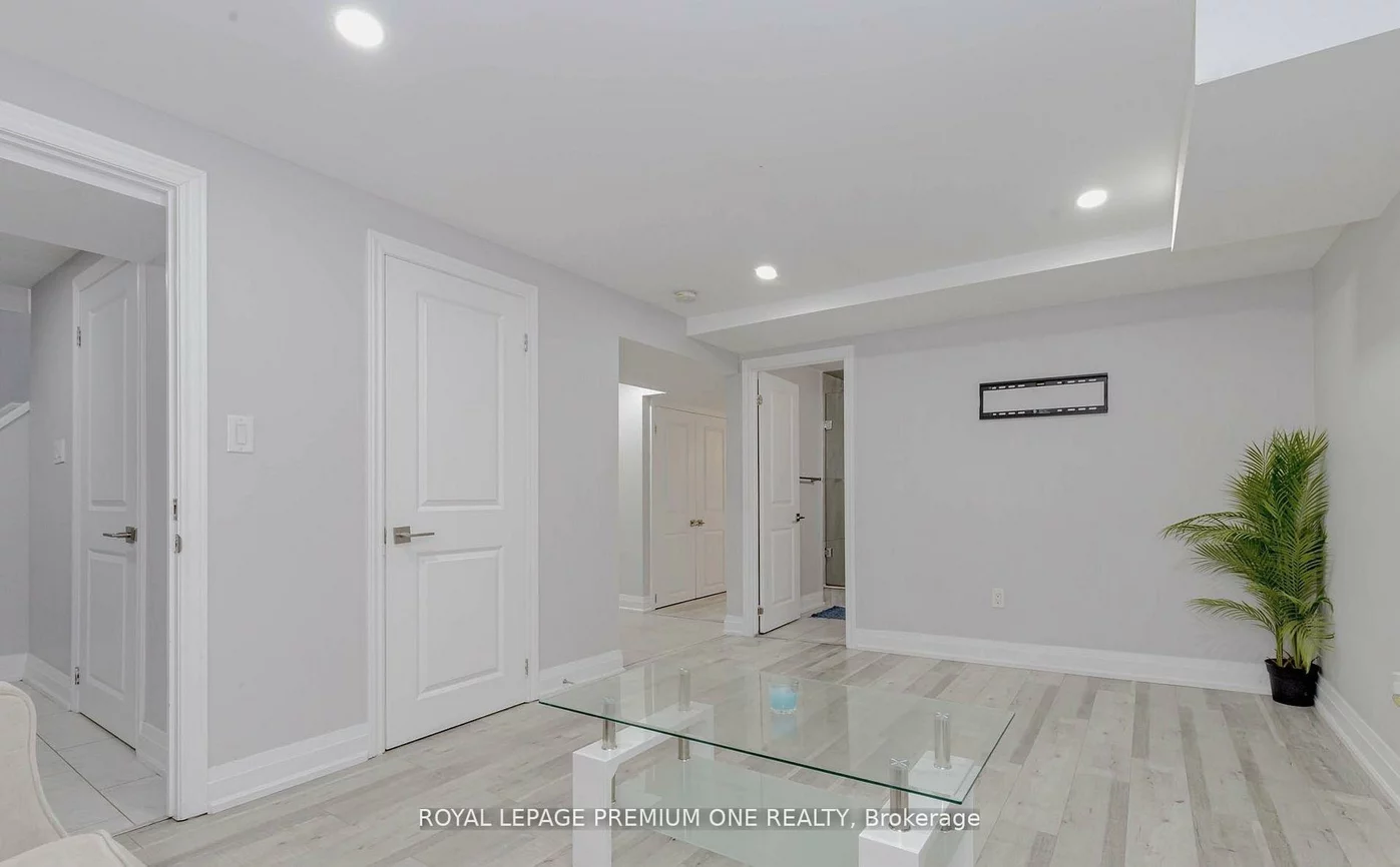 2085, Bridge, 1020 - WO West, Oakville
