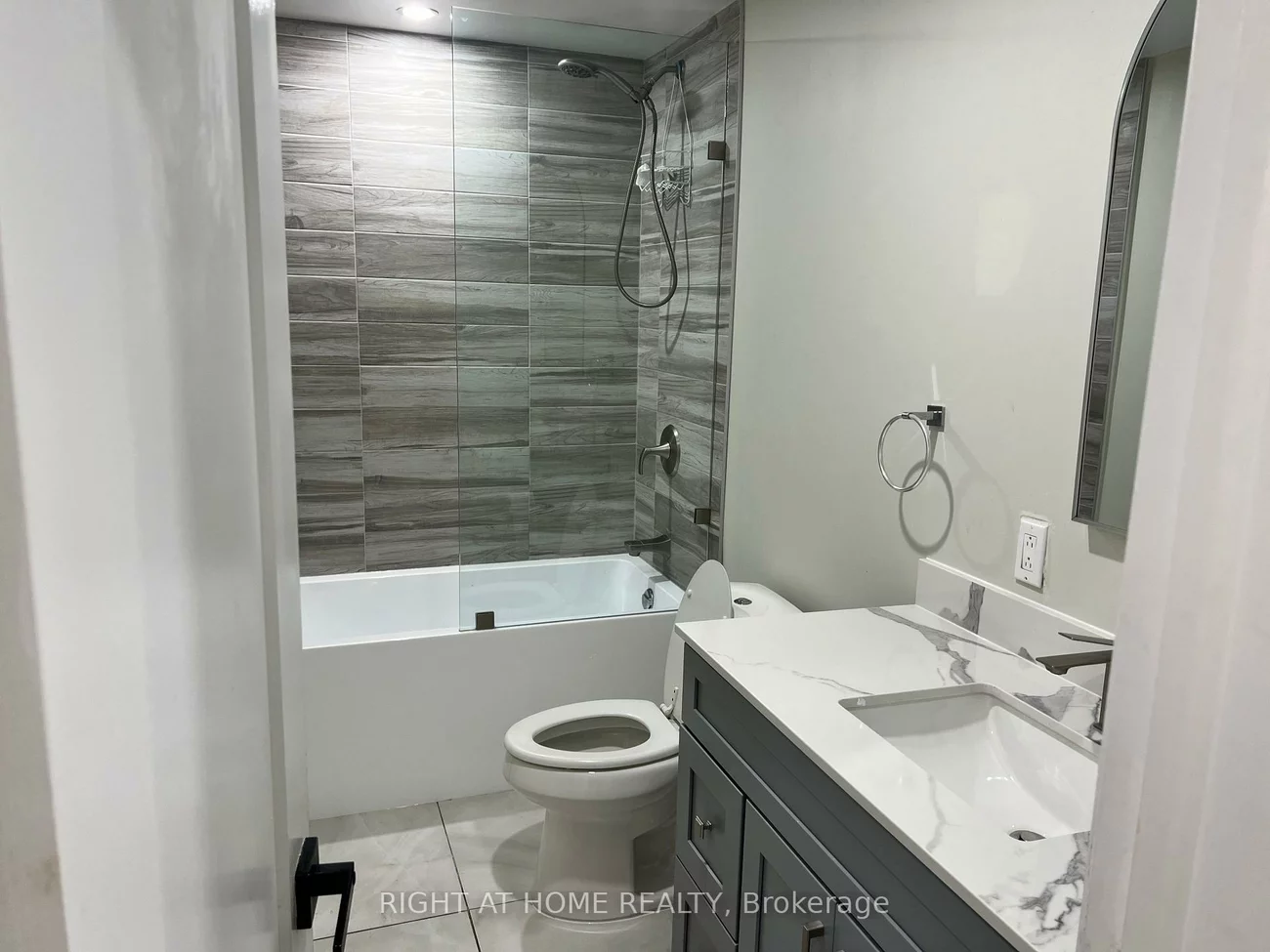 508, Stafford, 1020 - WO West, Oakville