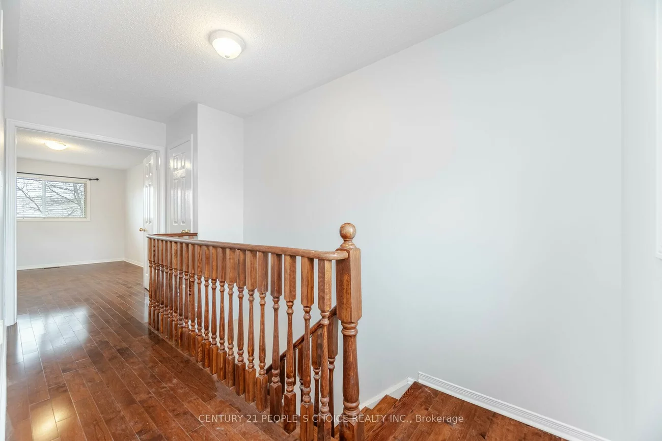 2340, Newcastle, 1022 - WT West Oak Trails, Oakville