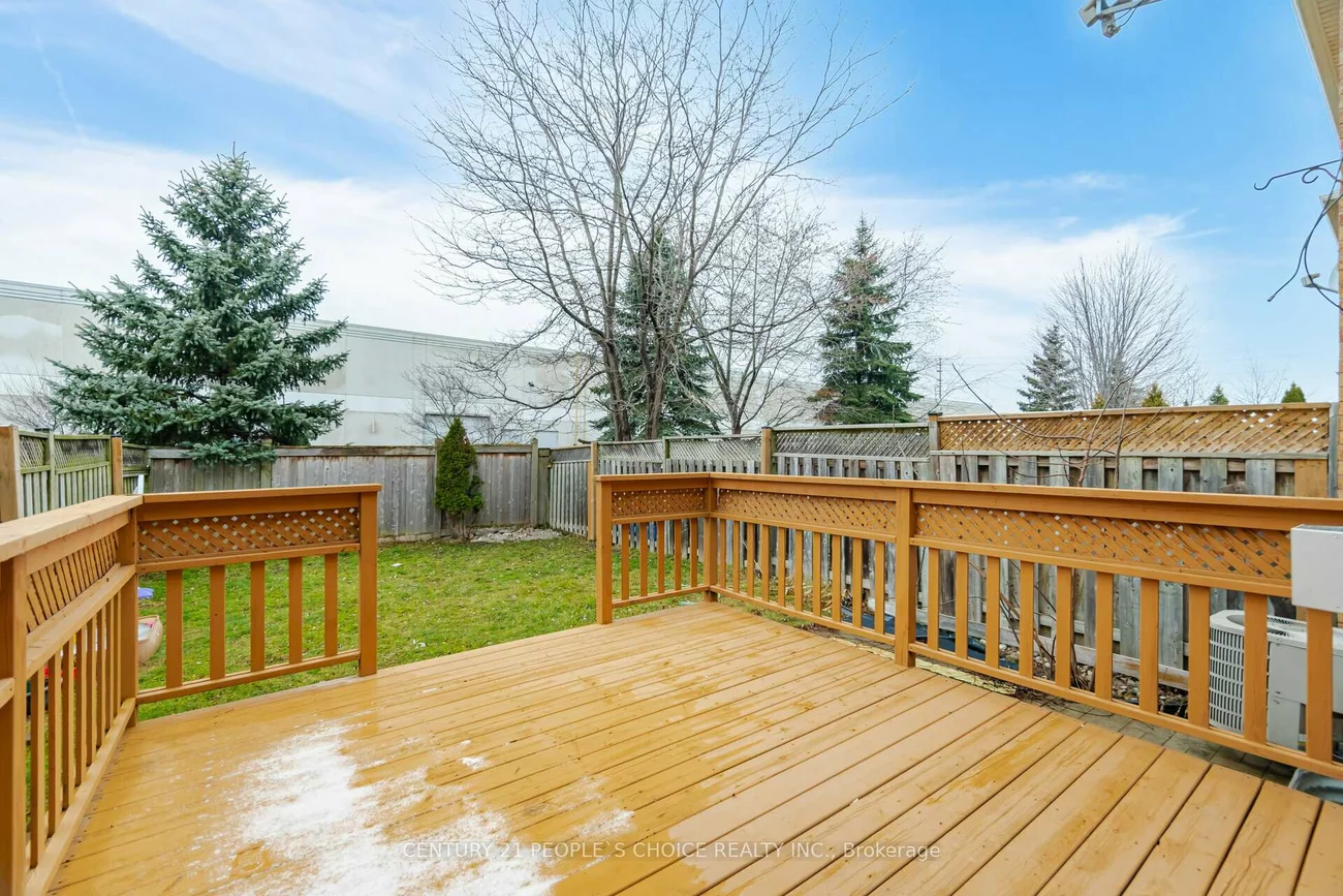 2340, Newcastle, 1022 - WT West Oak Trails, Oakville