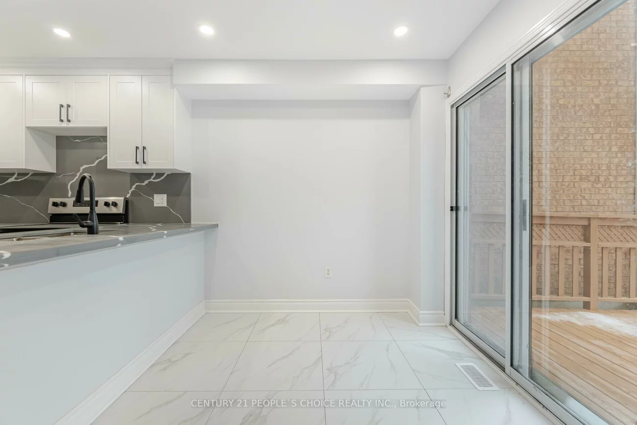 2340, Newcastle, 1022 - WT West Oak Trails, Oakville