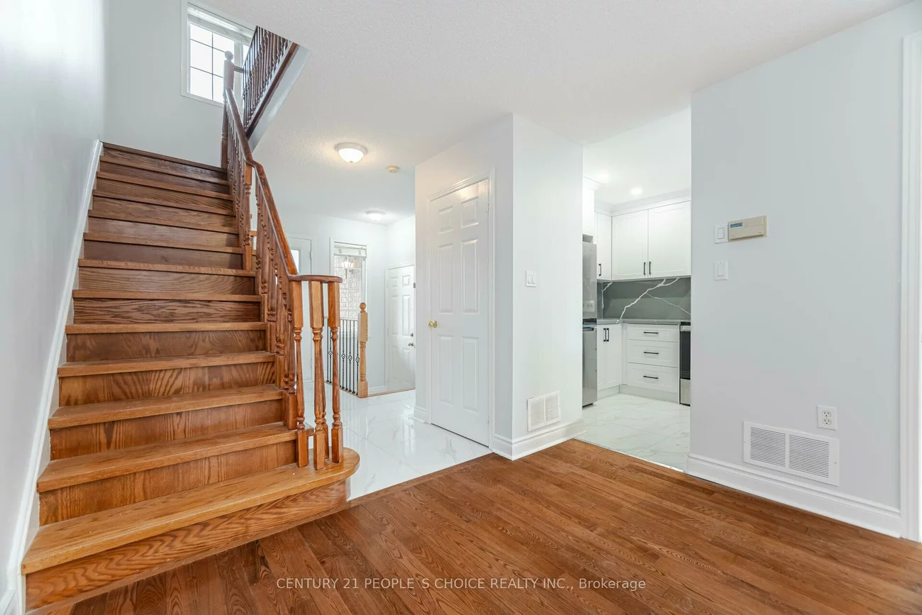 2340, Newcastle, 1022 - WT West Oak Trails, Oakville
