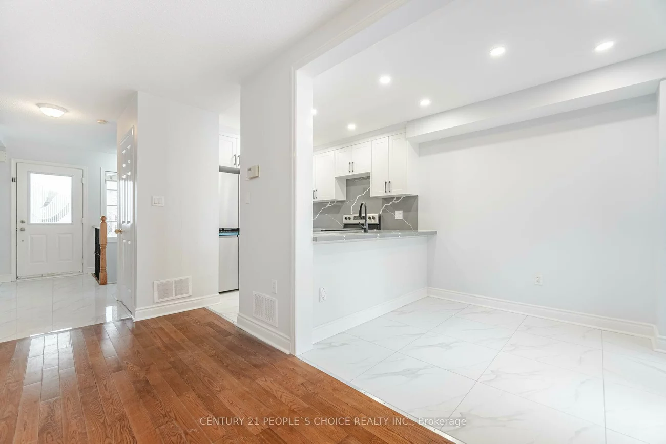 2340, Newcastle, 1022 - WT West Oak Trails, Oakville