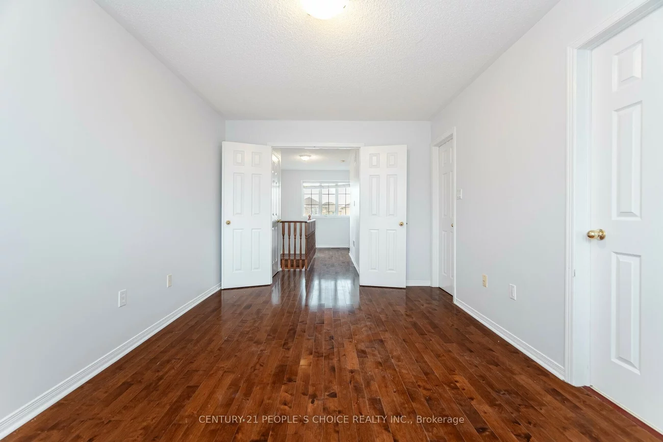 2340, Newcastle, 1022 - WT West Oak Trails, Oakville