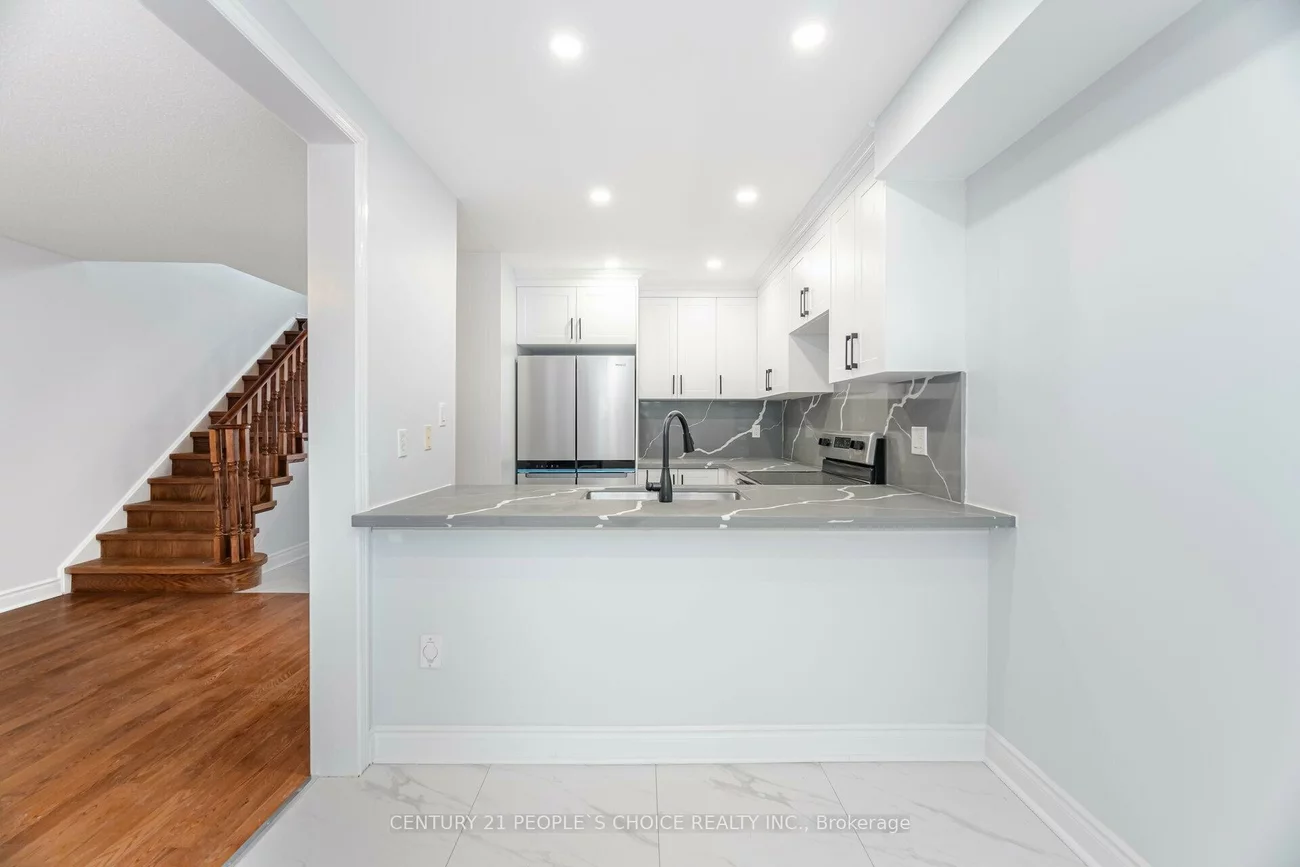 2340, Newcastle, 1022 - WT West Oak Trails, Oakville