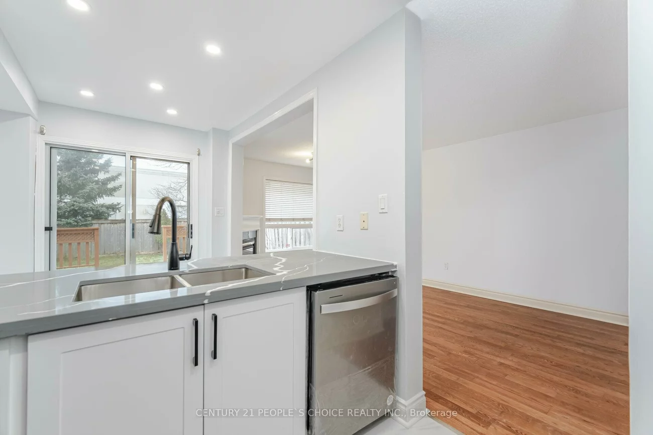 2340, Newcastle, 1022 - WT West Oak Trails, Oakville