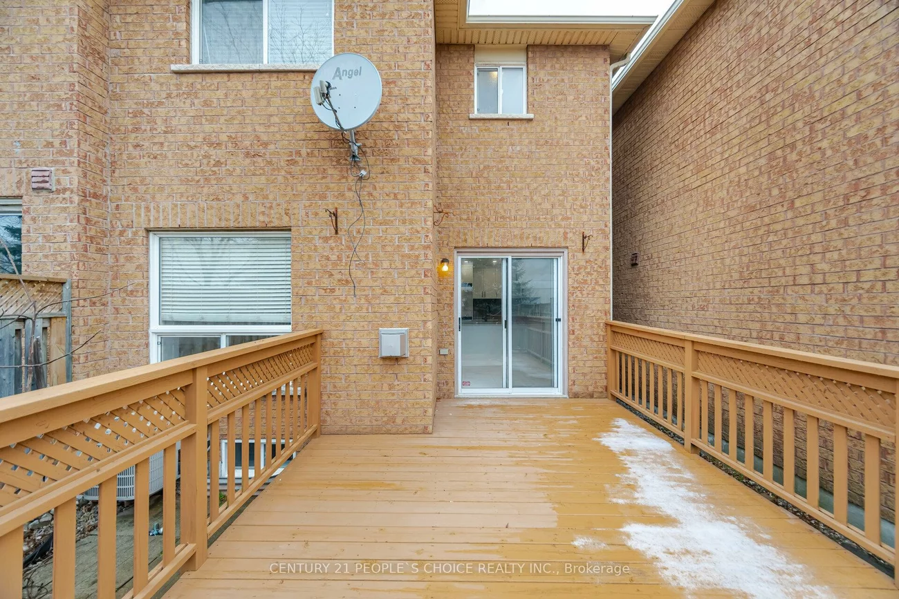 2340, Newcastle, 1022 - WT West Oak Trails, Oakville