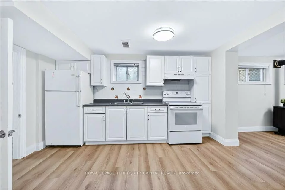 65, Glenmanor, 1002 - CO Central, Oakville