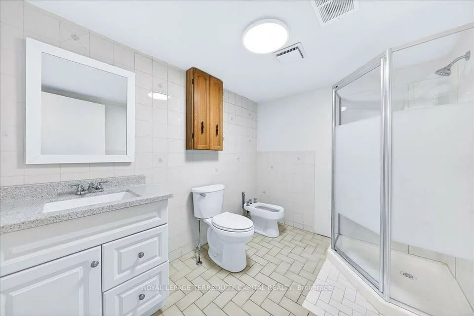 65, Glenmanor, 1002 - CO Central, Oakville