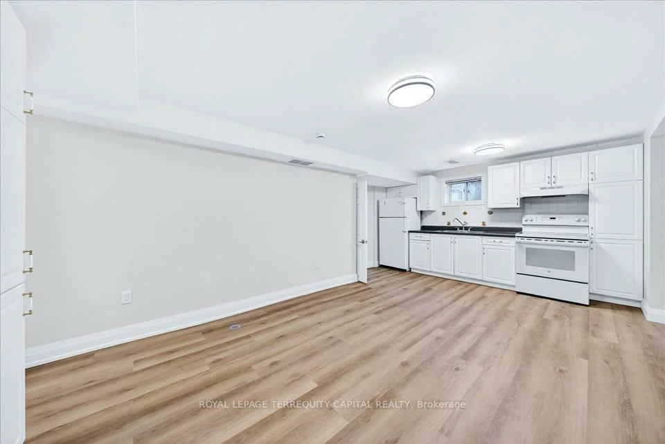 65, Glenmanor, 1002 - CO Central, Oakville