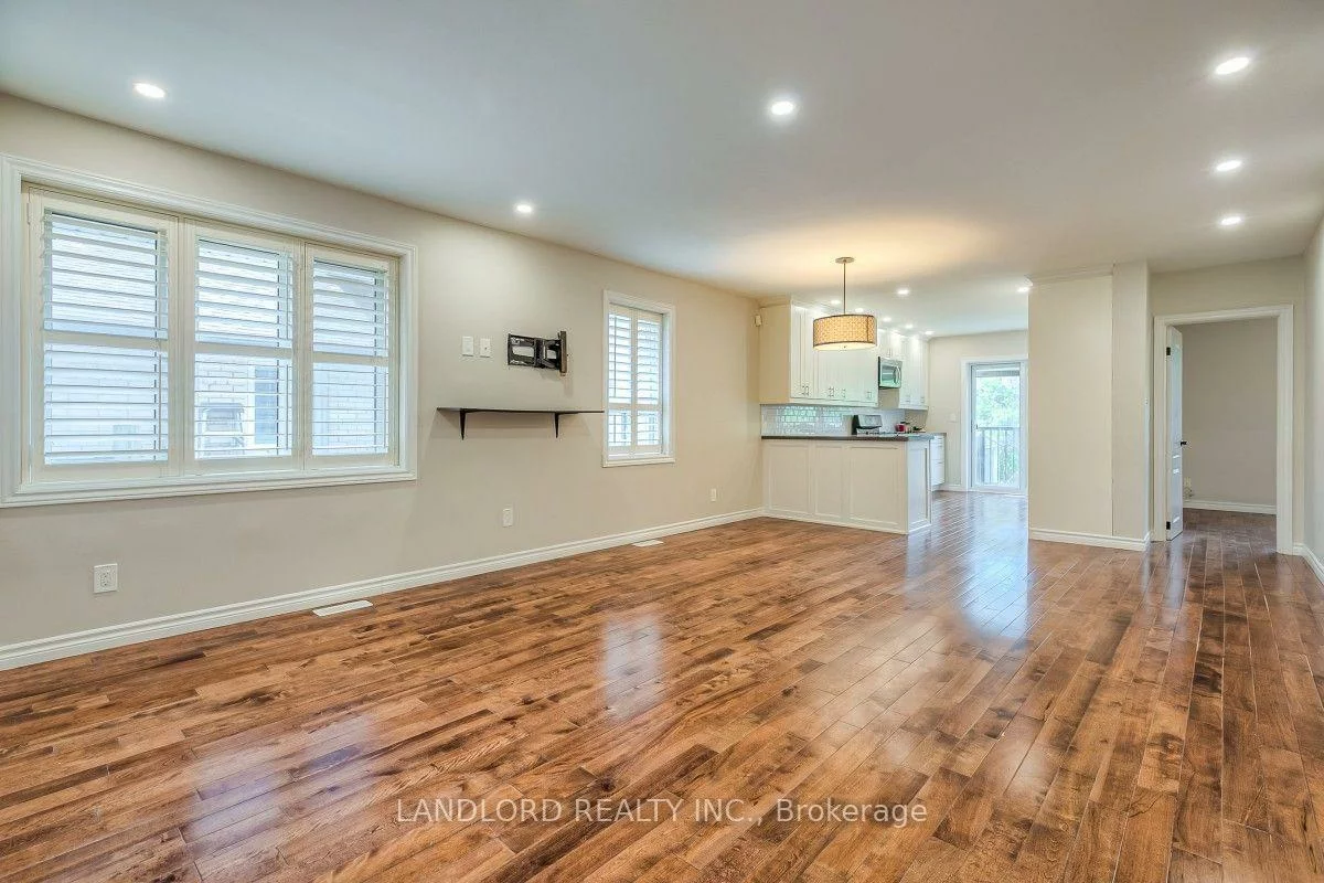 257, Wales, 1001 - BR Bronte, Oakville