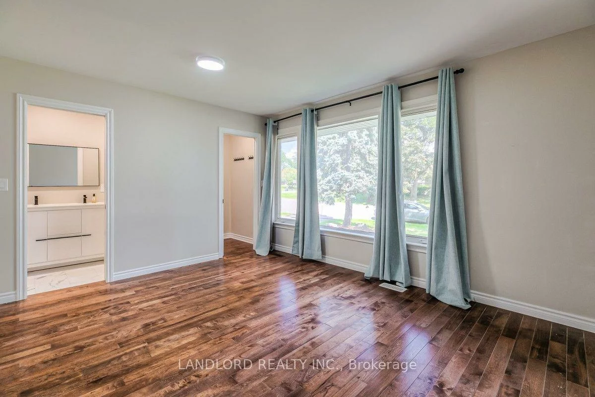257, Wales, 1001 - BR Bronte, Oakville